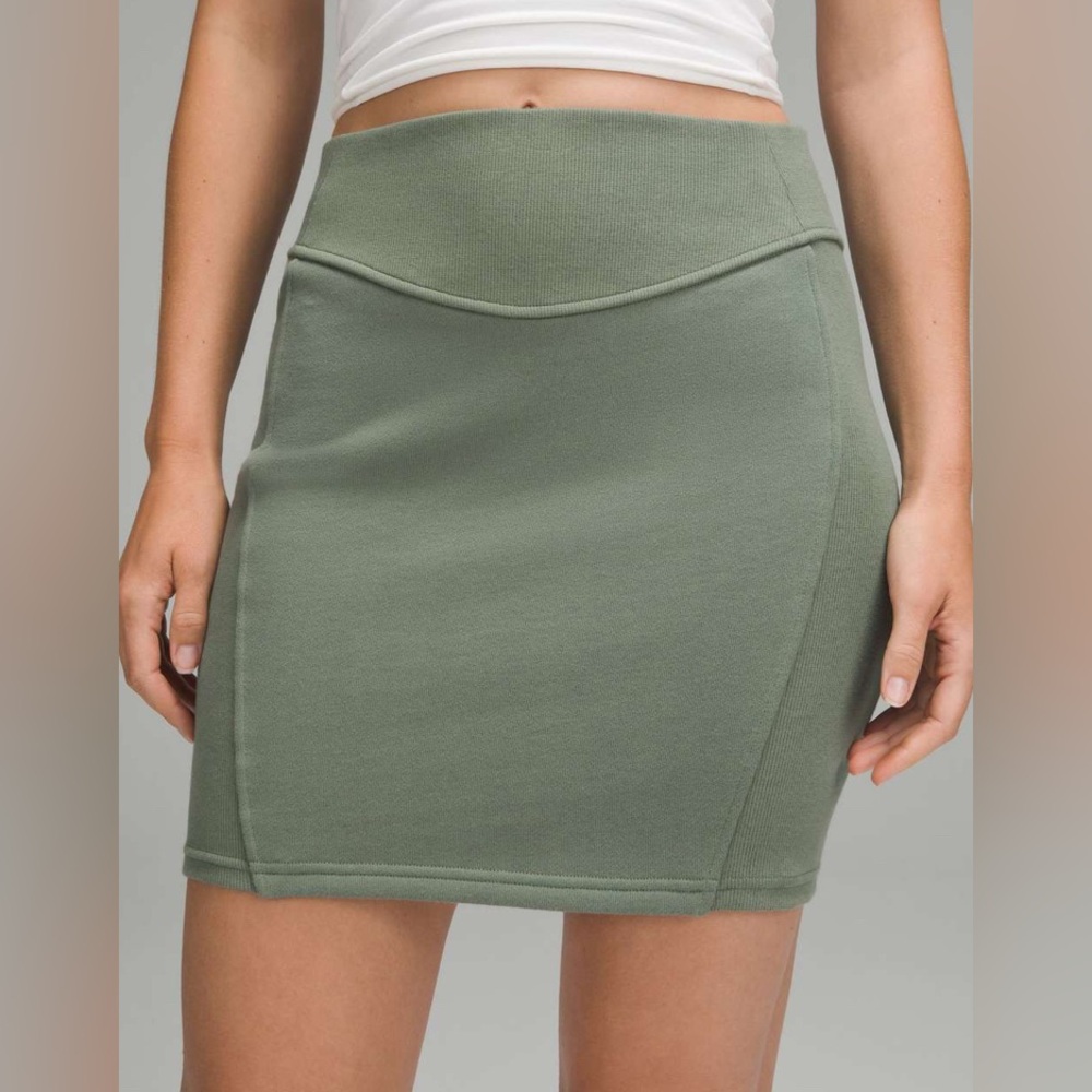 NWT Lululemon Scuba High-Rise Mini Skirt- Grey Eucalyptus/ Size Small
